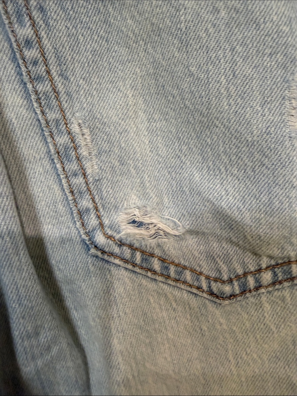 Abercrombie kids baggy light blue ripped jeans - Picture 7 of 8